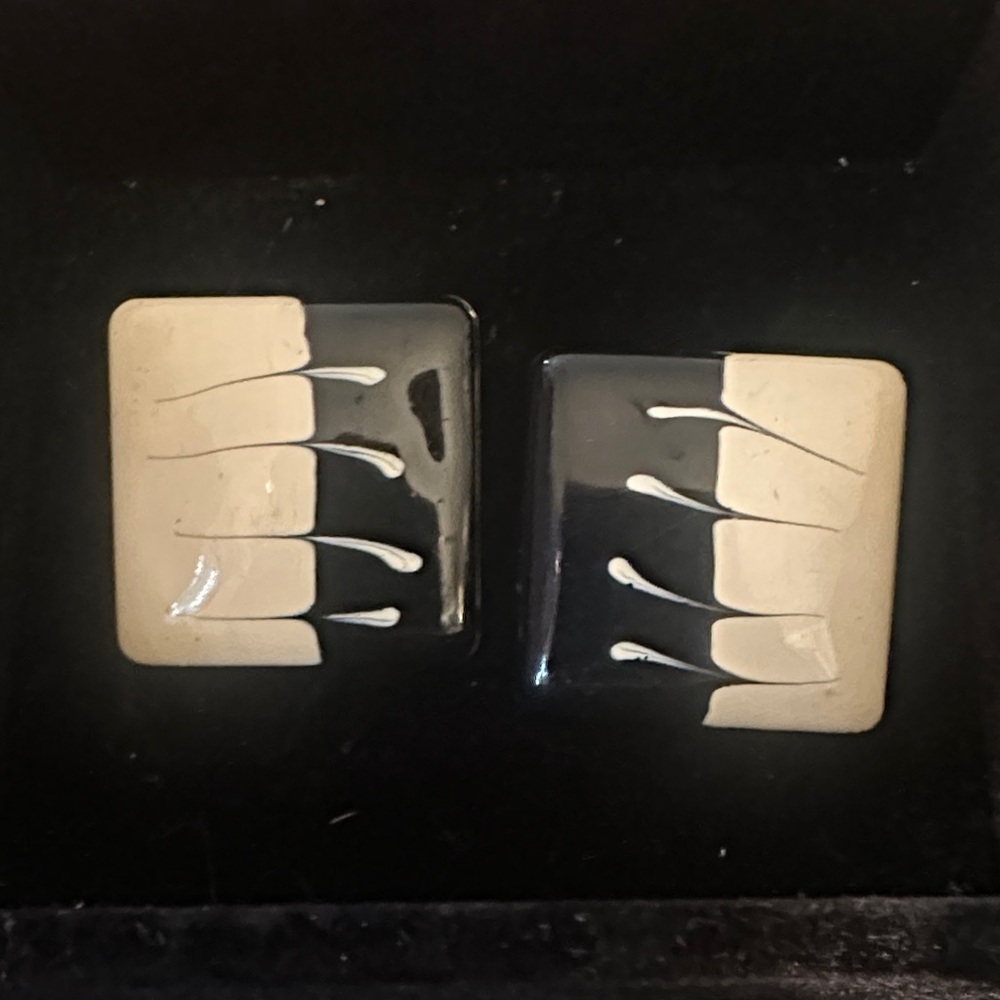vintage metal Modern 90s Classic Black and Cream Square earrings